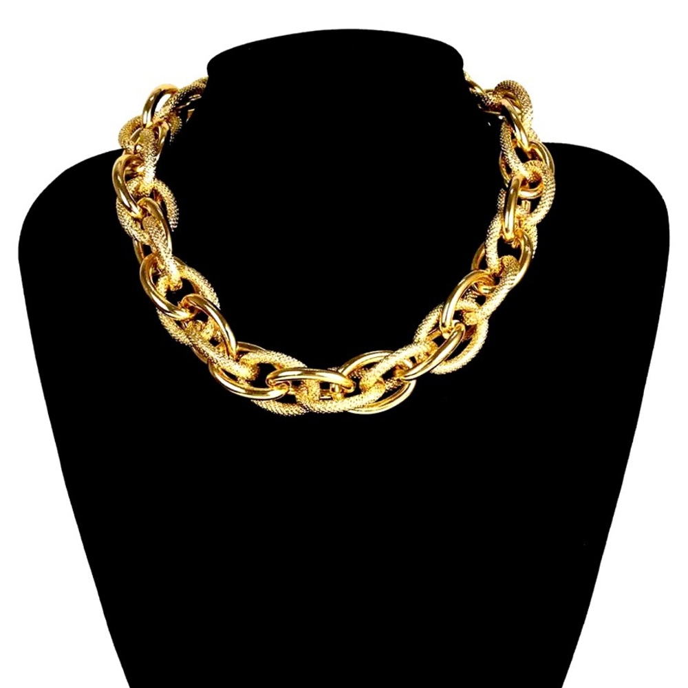 π3/$30 New Twisted Gold Link Necklace - Picture 3 of 4